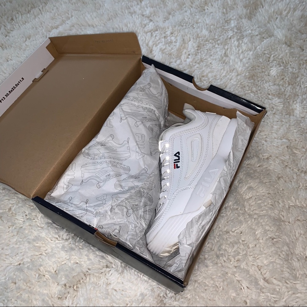 White Fila Disrupters 2